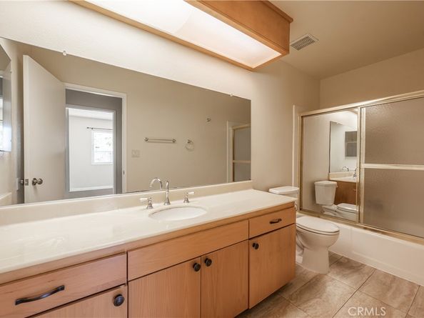 1218 E Tujunga Avenue, Burbank CA 91501