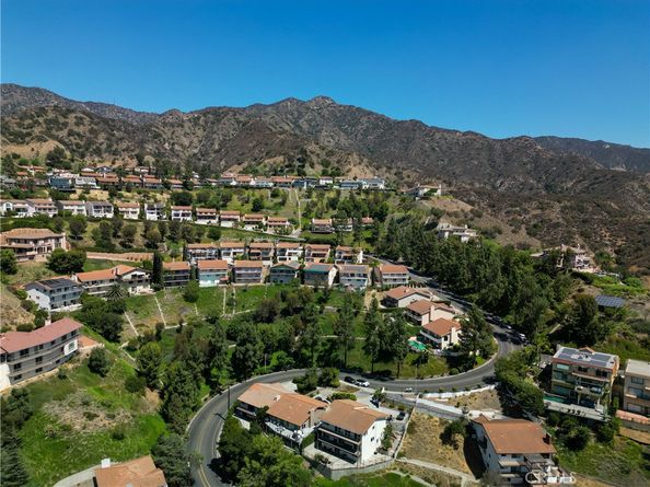 1218 E Tujunga Avenue, Burbank CA 91501