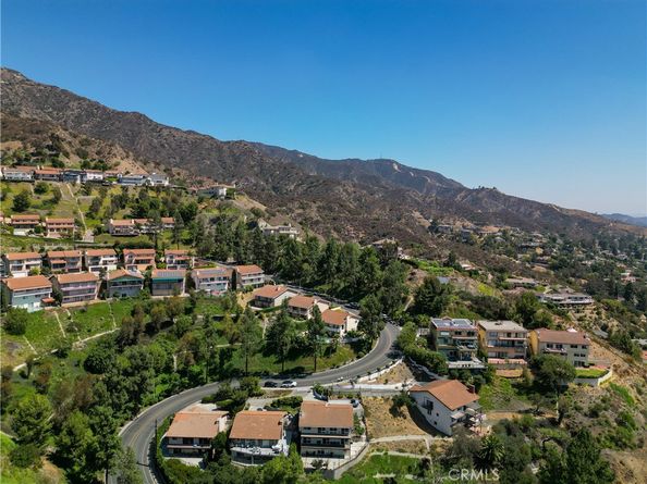 1218 E Tujunga Avenue, Burbank CA 91501