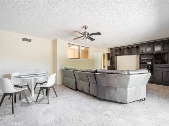 1218 E Tujunga Avenue, Burbank CA 91501