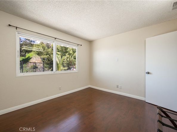 1218 E Tujunga Avenue, Burbank CA 91501