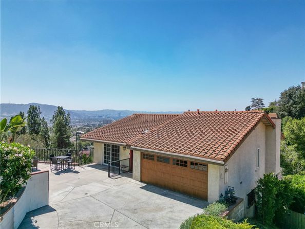 1218 E Tujunga Avenue, Burbank CA 91501