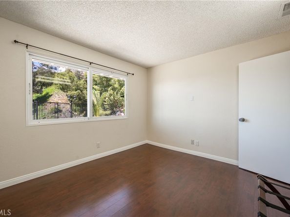 1218 E Tujunga Avenue, Burbank CA 91501