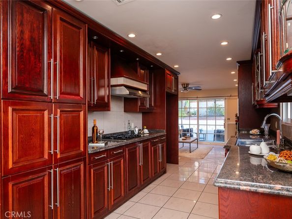 1218 E Tujunga Avenue, Burbank CA 91501