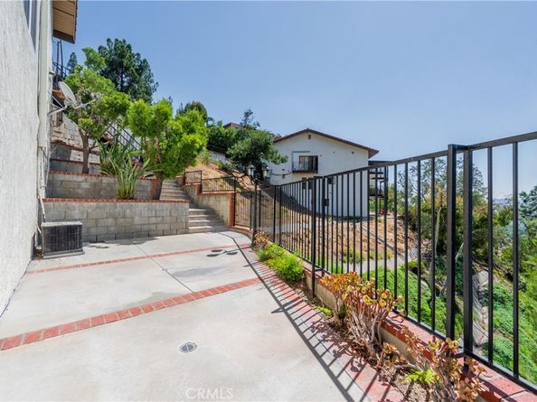 1218 E Tujunga Avenue, Burbank CA 91501