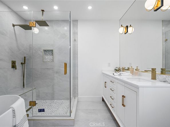 1027 S Lucerne Boulevard, Los Angeles CA 90019