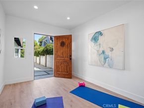 1027 S Lucerne Boulevard, Los Angeles CA 90019