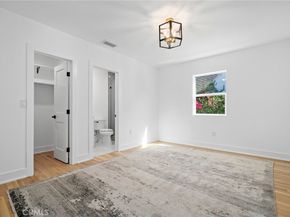 1027 S Lucerne Boulevard, Los Angeles CA 90019