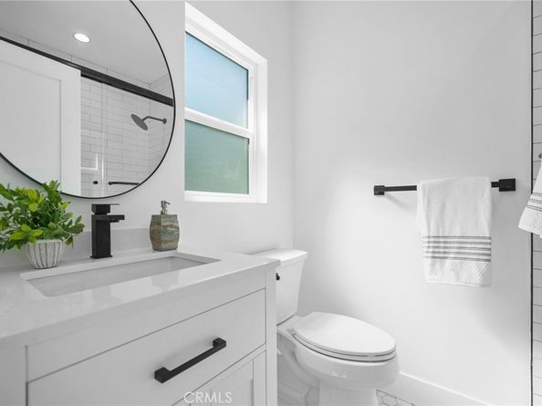1027 S Lucerne Boulevard, Los Angeles CA 90019