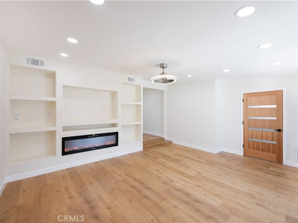 1377 N Catalina Street, Burbank CA 91505