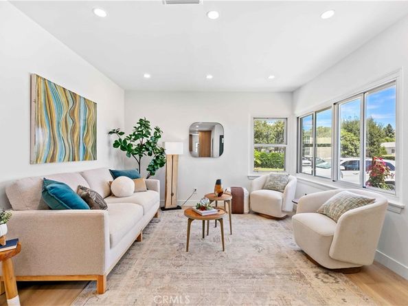 2105 N Pass Avenue, Burbank CA 91505