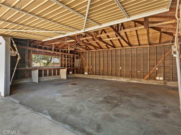 2105 N Pass Avenue, Burbank CA 91505