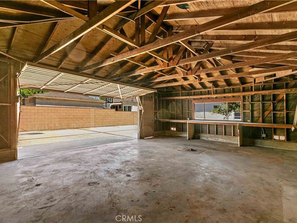 2105 N Pass Avenue, Burbank CA 91505