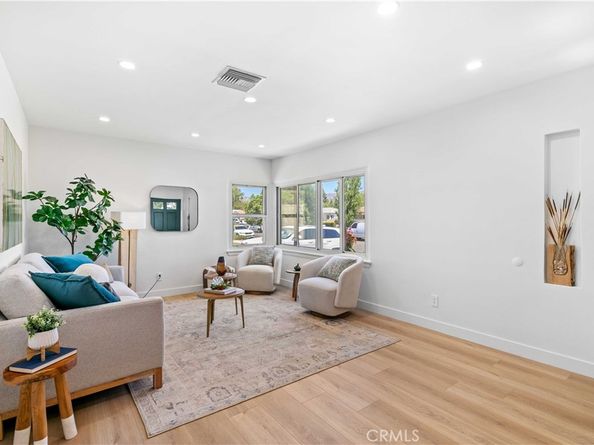 2105 N Pass Avenue, Burbank CA 91505