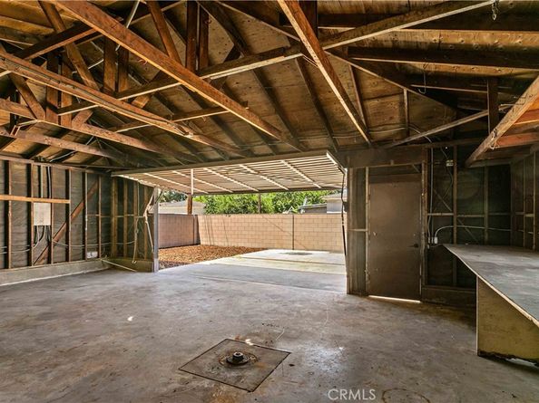 2105 N Pass Avenue, Burbank CA 91505