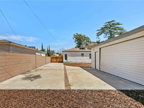 2105 N Pass Avenue, Burbank CA 91505