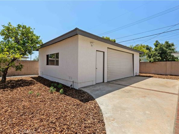 2105 N Pass Avenue, Burbank CA 91505