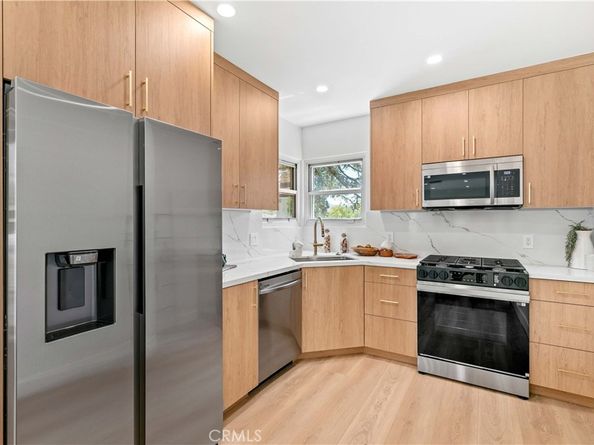 2105 N Pass Avenue, Burbank CA 91505