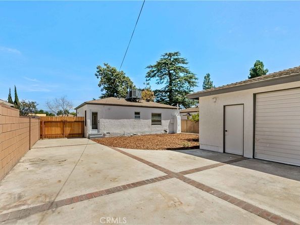 2105 N Pass Avenue, Burbank CA 91505
