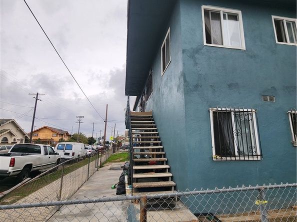 4301 Ascot, Los Angeles CA 90011