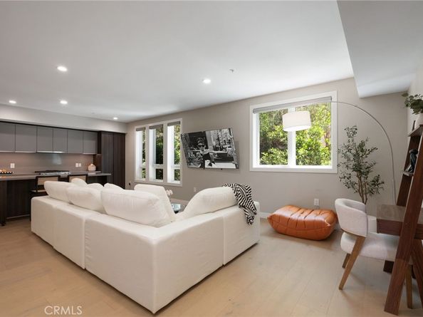 39 S Los Robles 3019, Pasadena CA 91101