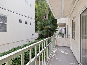 13220 Valleyheart Drive 106, Studio City CA 91604