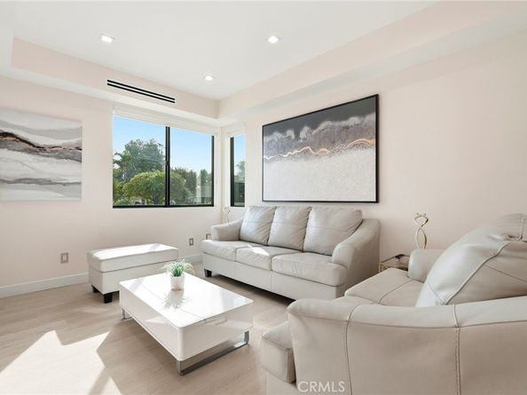 10658 Fullbright, Chatsworth CA 91311