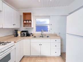 13217 Raven, Sylmar CA 91342