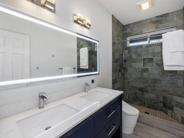 6013 Oakgate Row, La Jolla CA 92037