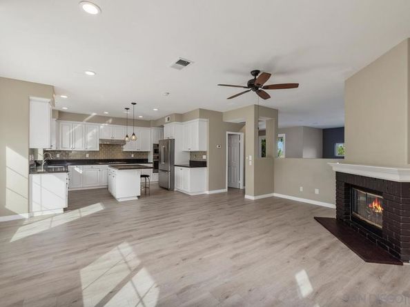 6013 Oakgate Row, La Jolla CA 92037
