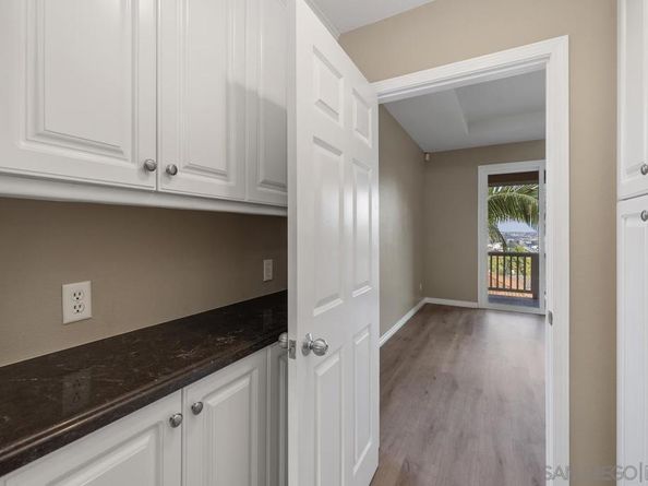 6013 Oakgate Row, La Jolla CA 92037