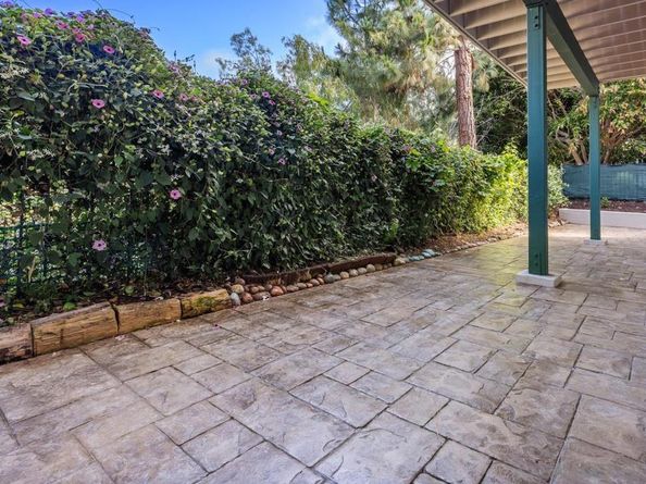 6013 Oakgate Row, La Jolla CA 92037