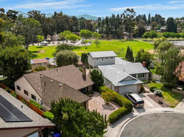 11183 Linares, San Diego CA 92129