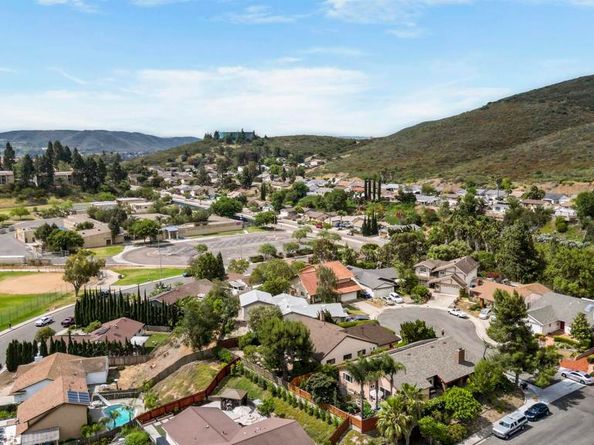 11183 Linares, San Diego CA 92129