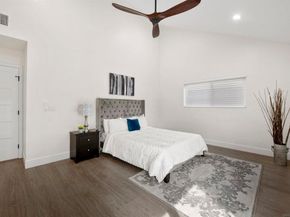 11183 Linares, San Diego CA 92129