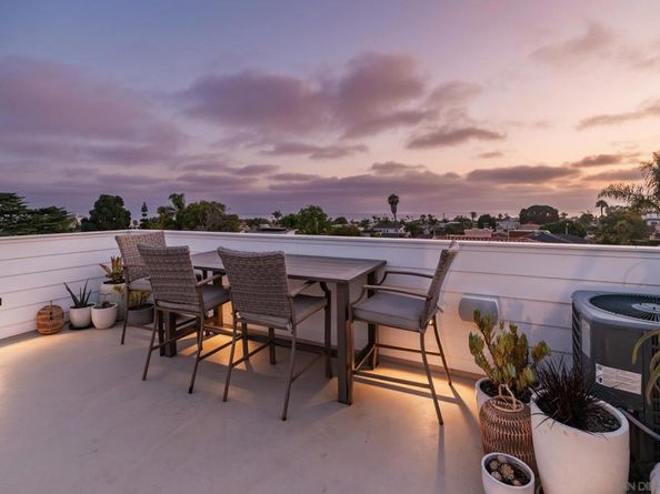 1041 Van Nuys St, San Diego CA 92109