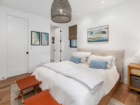 1041 Van Nuys St, San Diego CA 92109
