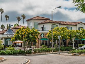 1041 Van Nuys St, San Diego CA 92109