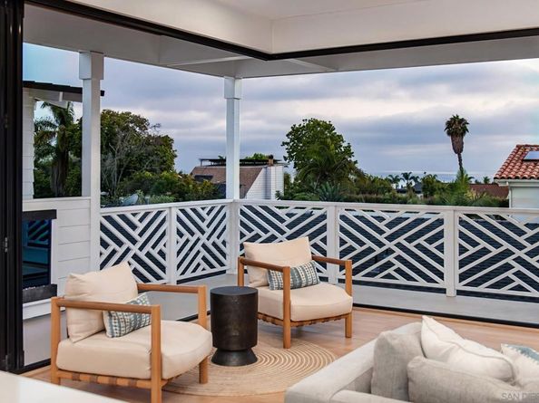 1041 Van Nuys St, San Diego CA 92109
