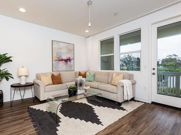 1120 Sea Glass Way, Oceanside CA 92054