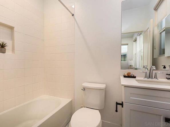 1120 Sea Glass Way, Oceanside CA 92054