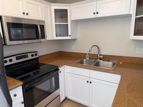 6666 Beadnell Way 15, San Diego CA 92117