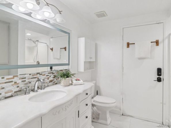 11810 Hi Ridge Rd, Lakeside CA 92040