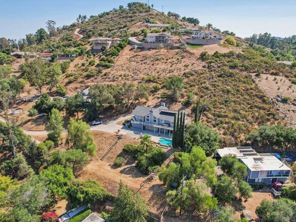 11810 Hi Ridge Rd, Lakeside CA 92040
