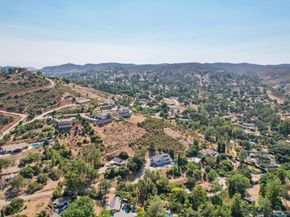 11810 Hi Ridge Rd, Lakeside CA 92040