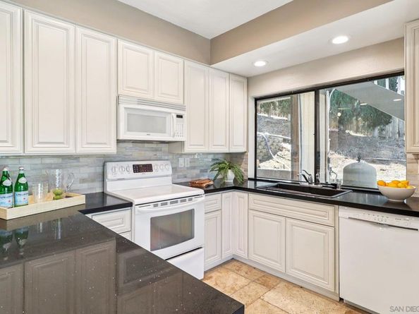 11810 Hi Ridge Rd, Lakeside CA 92040