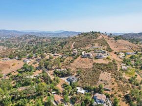 11810 Hi Ridge Rd, Lakeside CA 92040