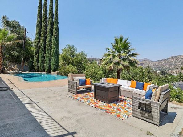 11810 Hi Ridge Rd, Lakeside CA 92040