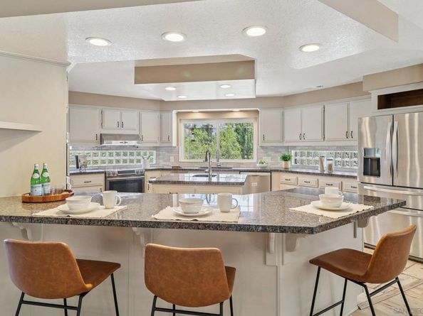 11810 Hi Ridge Rd, Lakeside CA 92040