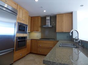 700 W E st 2201, San Diego CA 92101